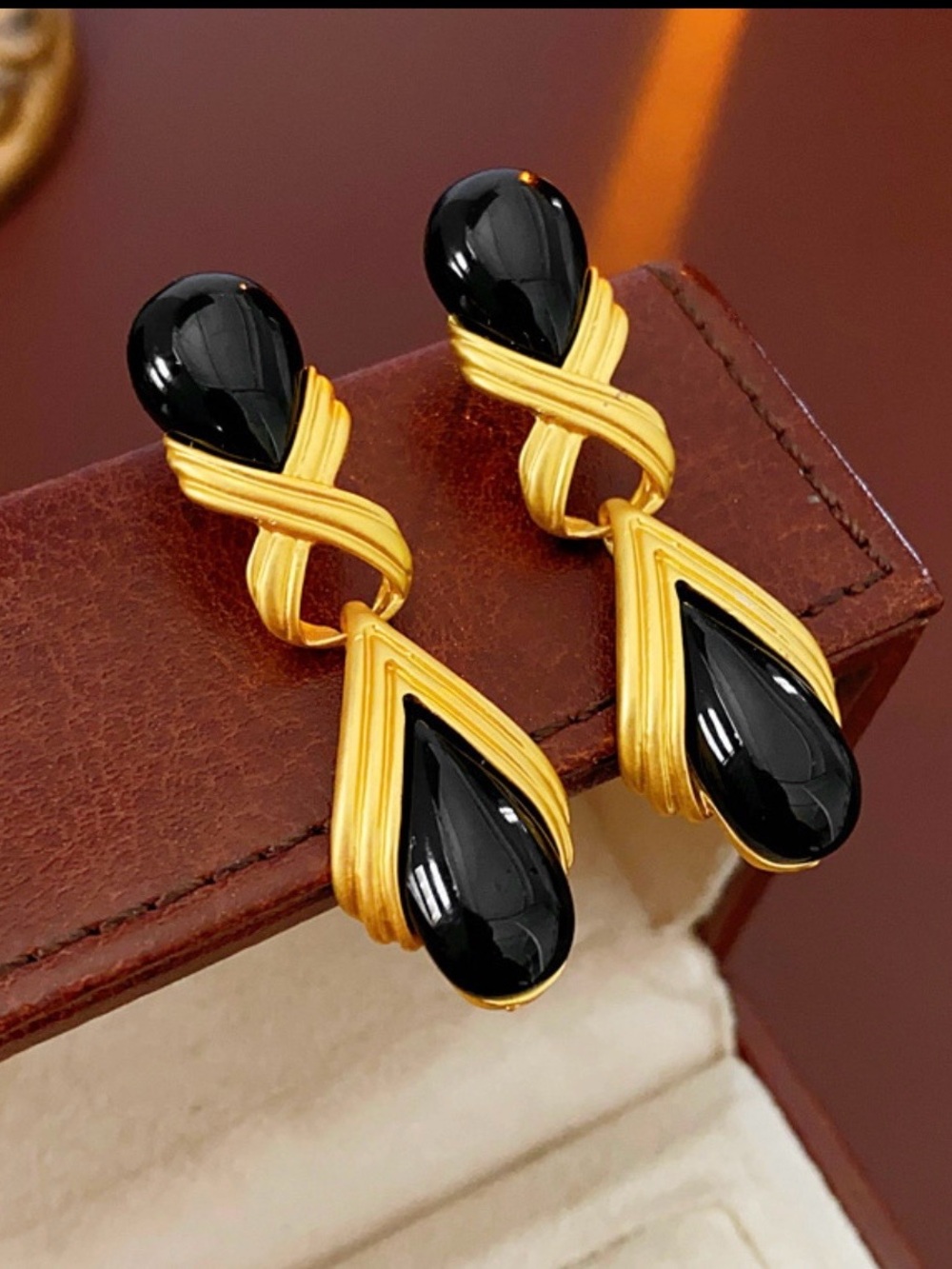 2395 - 116 Vintage Black Resin Onyx & Gold Cross-Knot Dangle Earrings